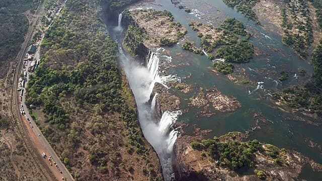 Victoria Falls Brings Global Tourists to Zimbabwe’s Natural Wonders