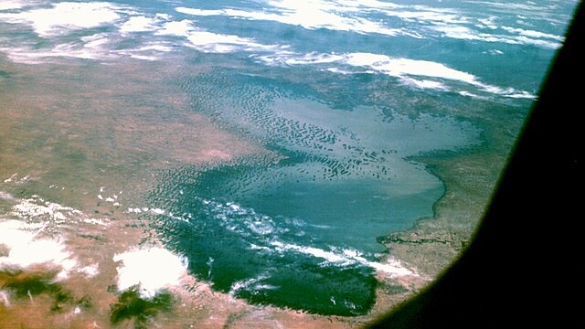 Lake_Chad_from_Apollo_7